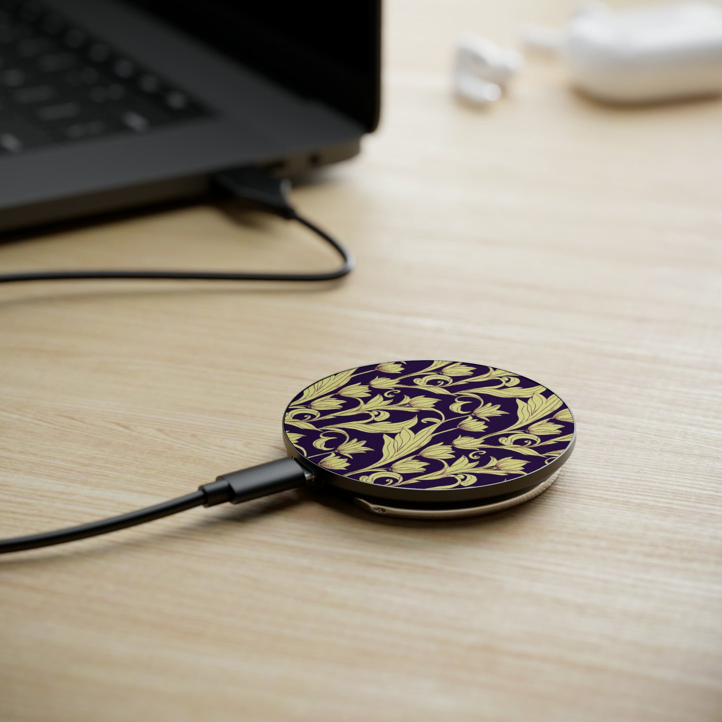 Magnetic Induction Charger - Baroque Blossom Damask